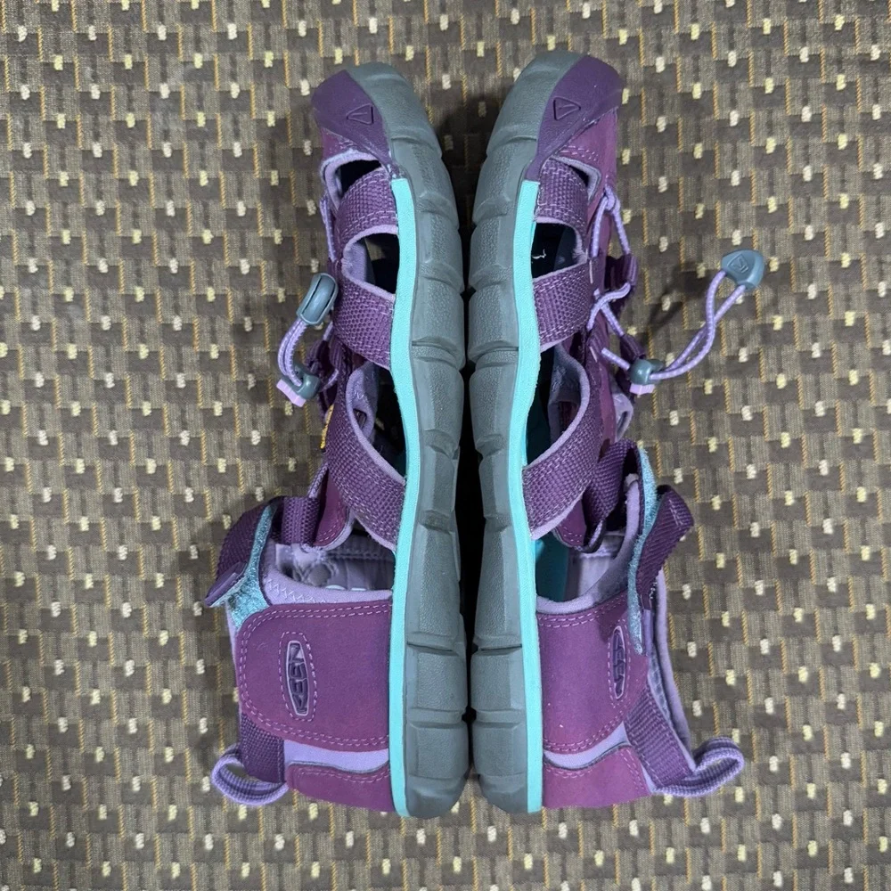 Keen Seacamp II CNX Sandal Purple and Blue, size 6